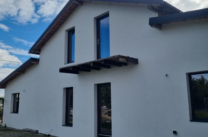 Casă - 5 camere de vanzare CALARASI - Calarasi anunturi imobiliare Calarasi
