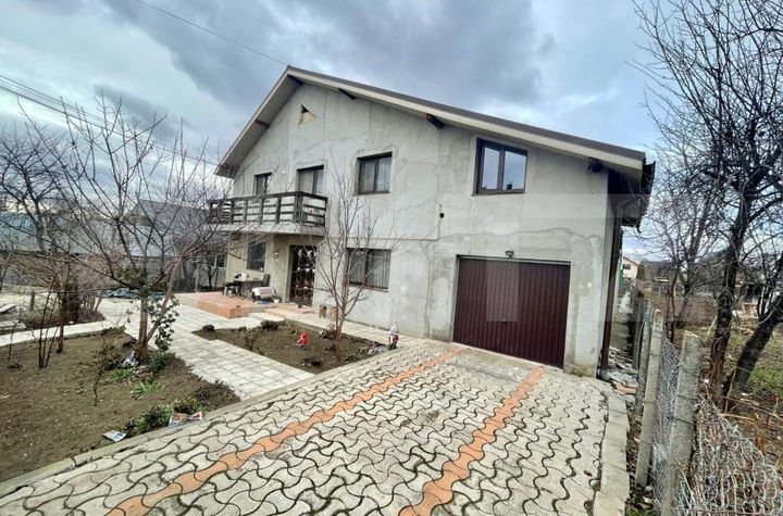 Vilă - 8 camere de vanzare IASI - Iasi anunturi imobiliare Iasi