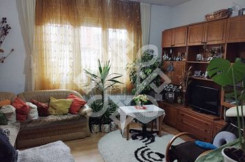 Apartament 3 camere de vanzare CENTRAL - Bihor anunturi imobiliare Bihor