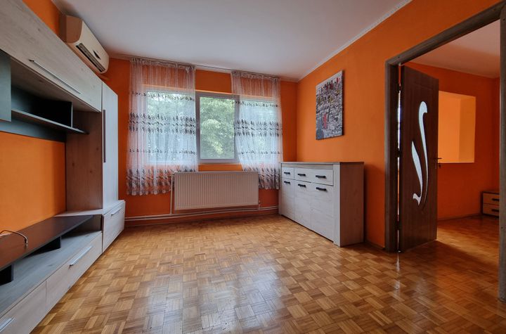 Apartament 2 camere de vanzare CENTRAL - Bacau anunturi imobiliare Bacau