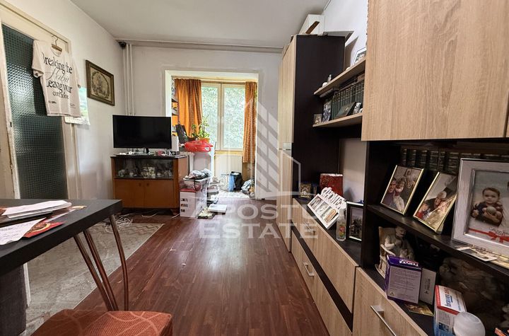 Apartament cu 2 camere, etajul 1, zona Sagului anunturi imobiliare Timis