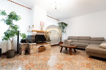 Casă - 6 camere de vanzare DEALURI ORADEA - Bihor anunturi imobiliare Bihor