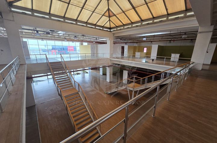 SHOWROOM\\ZONA LEMS PLOIESTI anunturi imobiliare Prahova