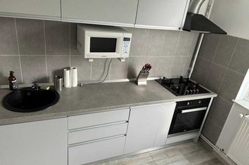 Apartament 3 camere de vanzare CALEA BUCURESTI - Arges anunturi imobiliare Arges
