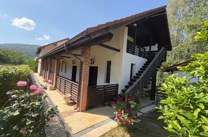 Casă - 6 camere de vanzare BUMBESTI-JIU - Gorj anunturi imobiliare Gorj