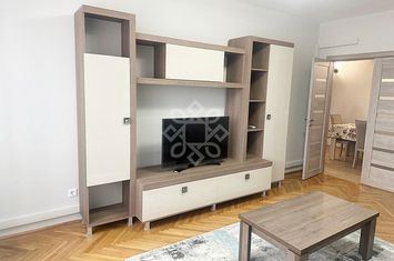 Apartament 3 camere de inchiriat B-dul Magheru Oradea anunturi imobiliare Bihor