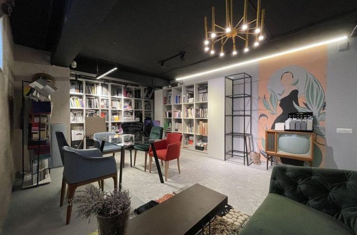 Apartament 3 camere de vanzare BANU MANTA - Bucuresti anunturi imobiliare Bucuresti