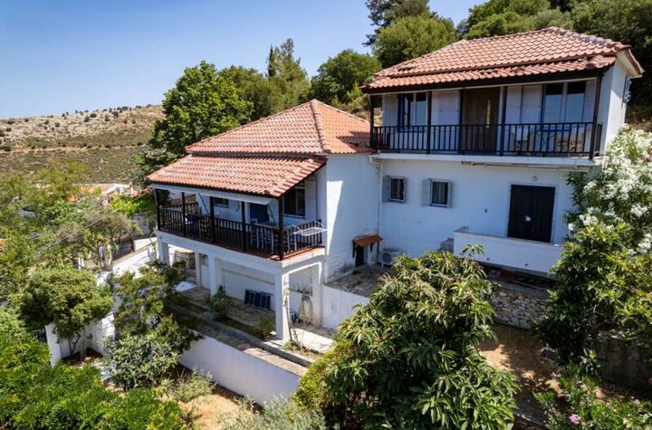 Casă pe teren 1.547 mp în Sotiras, Thassos anunturi imobiliare Grecia