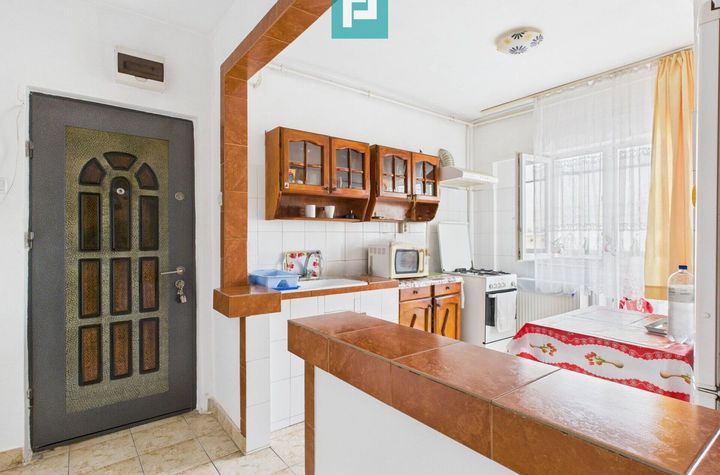 Apartament decomandat cu 2 camere în Aradul Nou anunturi imobiliare Arad