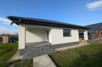 Casă - 3 camere de vanzare BACAU - Bacau anunturi imobiliare Bacau