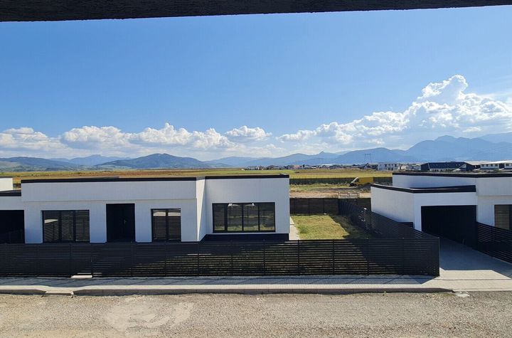 Casa individuala 4 camere 3 bai si garaj Cartier Izvor anunturi imobiliare Brasov