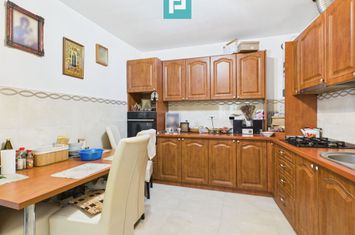 Casă cu 2 corpuri independente Aradul Nou in Zonă anunturi imobiliare Arad