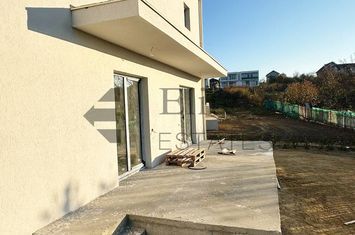 Casa pe deal de vanzare cu 5 camere anunturi imobiliare Bihor