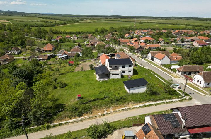 Casă la roșu din BCA de vânzare în Județul Arad anunturi imobiliare Arad