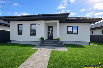 Casă - 4 camere de vanzare EXTERIOR EST - Brasov anunturi imobiliare Brasov