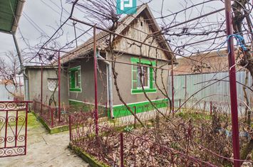 Casă cu 3 camere și teren de 1400 mp în Mișca anunturi imobiliare Arad