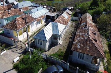 Casă - 4 camere de vanzare MILCOVUL - Vrancea anunturi imobiliare Vrancea