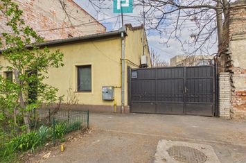 Apartament la curte comună pe strada Mărășești anunturi imobiliare Arad