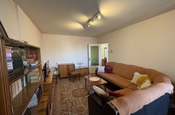 Apartament decomandat cu 3 camere in Florilor, strada Crinului anunturi imobiliare Brasov