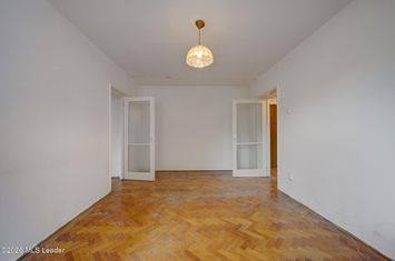 2 camere langa Parcul IOR | Etaj 1 | Potential de transformare anunturi imobiliare Bucuresti