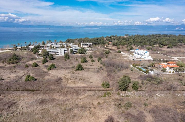 Teren 2145 mp în Ormos Prinou, 100 m de mare anunturi imobiliare Grecia