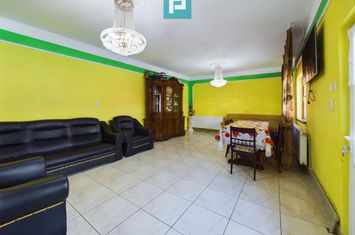 Apartament 2 camere de vanzare PARNEAVA - Arad anunturi imobiliare Arad