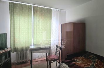 Apartament cu 3 camere, de vanzare, in apropiere de Podgoria, Arad. anunturi imobiliare Arad