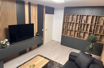 Apartament 2 camere de inchiriat TRACTORU - Brasov anunturi imobiliare Brasov