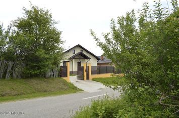 Slatioarele - Babana, casa cu teren 1415 mp, garaj anunturi imobiliare Arges