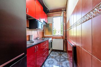 Apartament cu 3 camere cu centrala proprie in zona UTA Comision 0 anunturi imobiliare Arad