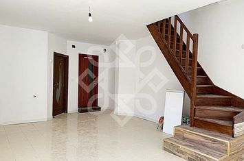 Apartament 3 camere de vanzare ULTRACENTRAL - Bihor anunturi imobiliare Bihor