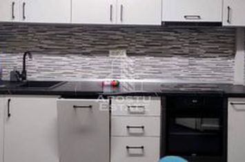 Apartament 3 camere, zona Alfa anunturi imobiliare Arad