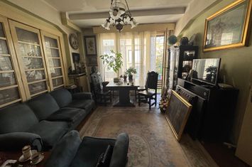 Vanzare apartament trei camere Universitate metrou perfect pentru Airbnb anunturi imobiliare Bucuresti