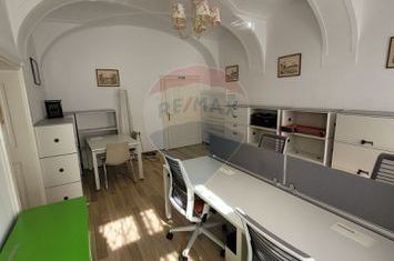 Spatiu de birouri de inchiriat cu 3 camere Parcare in zona Piata Mare anunturi imobiliare Sibiu