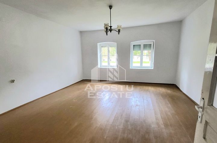 Casa individuala cu 3 camere,renovata in totalitate,Sag anunturi imobiliare Timis