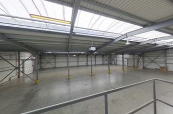 HALĂ INDUSTRIALĂ 856 MP 0% COMISION anunturi imobiliare Arad