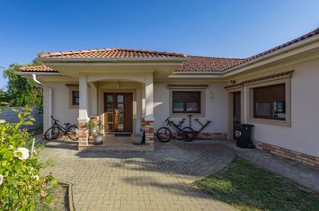 Casa deosebită cu 4 camere | teren 1000mp SanMihaiu Roman COMISION 0% anunturi imobiliare Timis