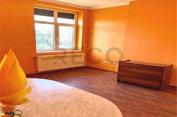 Apartament 3 camere de vanzare CENTRAL - Bihor anunturi imobiliare Bihor