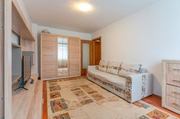 Garsonieră de 32 mp cu bucătărie separată, parter,  zona Piața Astra anunturi imobiliare Brasov