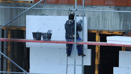 Legi sucite de dragul obligaţiilor noastre faţă de UE: Piaţa imobiliară merge din 2010 pe propria răspundere