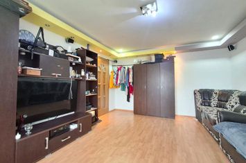 De Vanzare Apartament cu 3 camere  Mall Vitan imobil constr 1985-1990 anunturi imobiliare Bucuresti