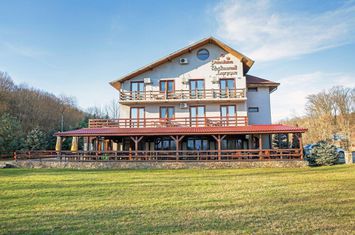 Pensiune, teren 4.460 mp, Hidișelul de Jos, Bihor. 685.000 Euro (neg). anunturi imobiliare Bihor
