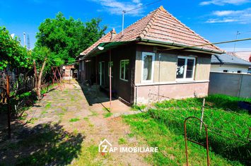 Mureșeni - Casa 80 mp - Teren 784 mp - singur in curte anunturi imobiliare Mures