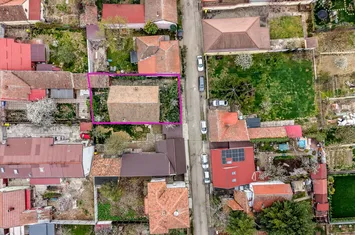 Casă construită în anul 2000, cu 5 camere Aradul Nou, Zona Tabacovici. anunturi imobiliare Arad
