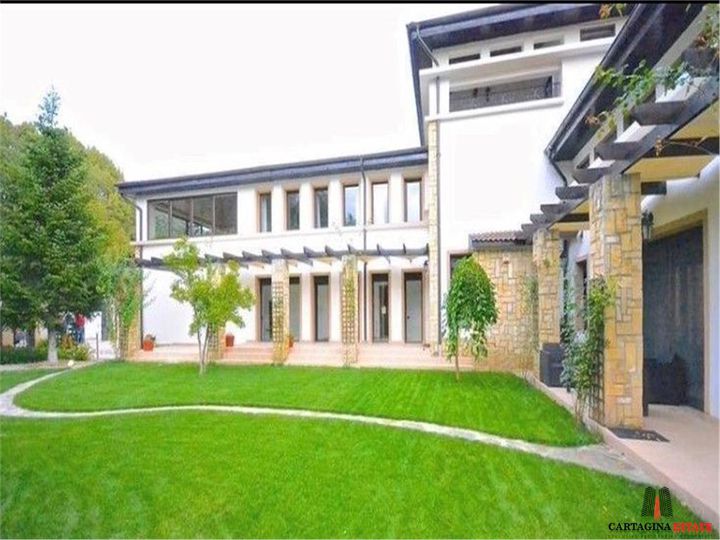 Casă - 8 camere de vanzare IANCU NICOLAE - Bucuresti anunturi imobiliare Bucuresti