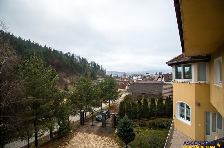 Vilă - 8 camere de vanzare CENTRAL - Brasov anunturi imobiliare Brasov