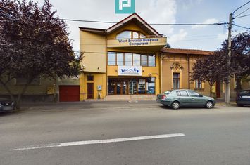 Clădire comercială în zonă centrală anunturi imobiliare Arad