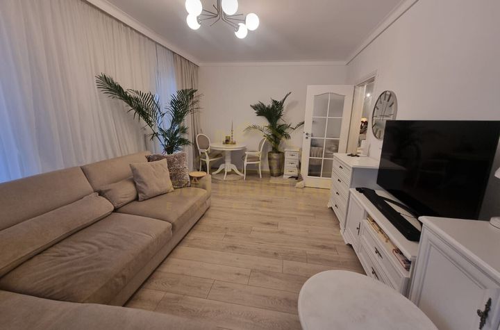 Apartament 3 camere decomandat Biruintei-metrou anunturi imobiliare Bucuresti