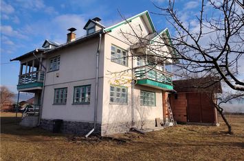 Vilă - 5 camere de vanzare SUD-EST - Harghita anunturi imobiliare Harghita