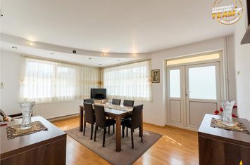 Vilă - 6 camere de vanzare CENTRAL - Covasna anunturi imobiliare Covasna